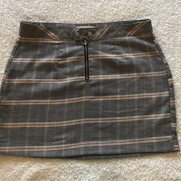 PacSun Dresses & Skirts - Pacsun Skirts | Tan Plaid Skirt | Size: Large | Mini Skirt